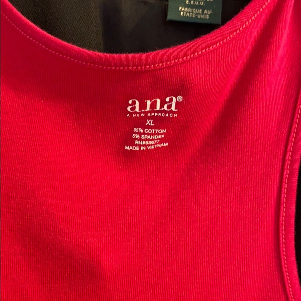 Hot pink tank - Picture 2 of 3